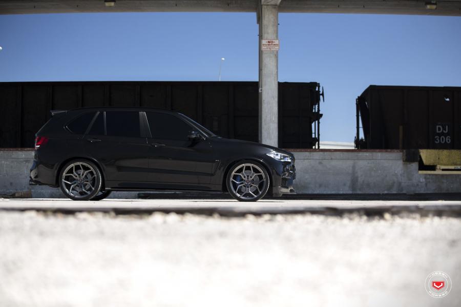  BMW X5 M on Vossen Wheels (HC-3) 2018 года  (фото 26 из 41)